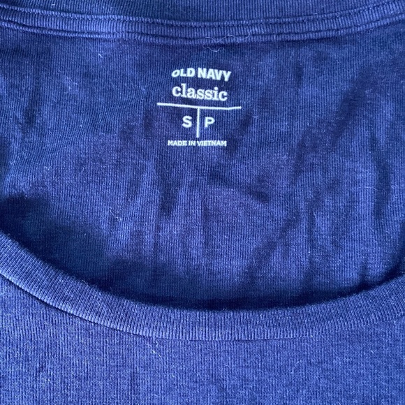 $1 - Old Navy Long Sleeve Top - Picture 2 of 6